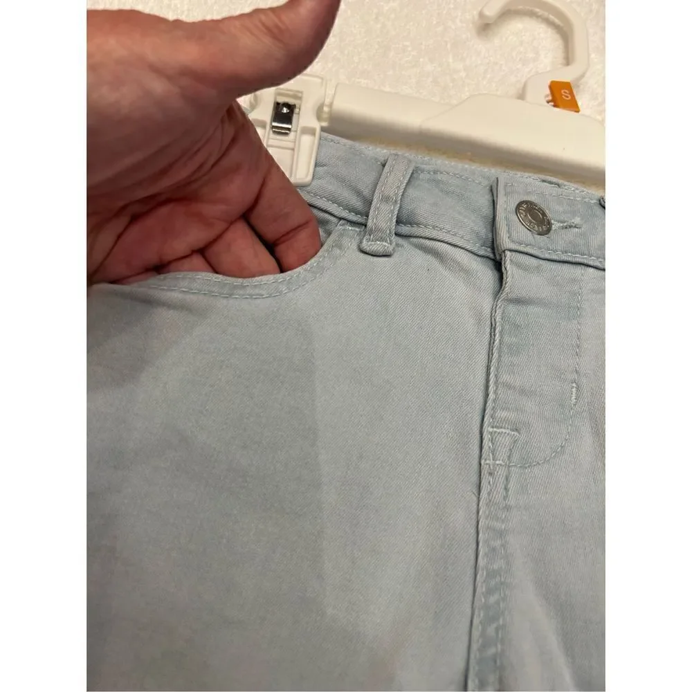 NWT Cat & Jack large light blue cropped Capri 5 pocket jeans